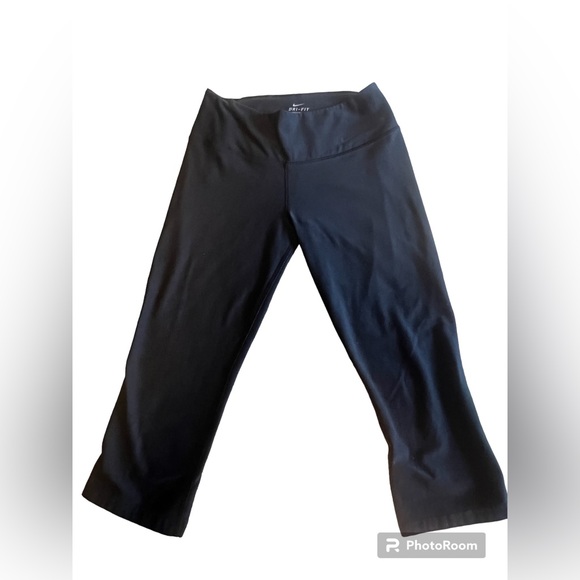 Nike Pants - Nike Dri fit capri leggings